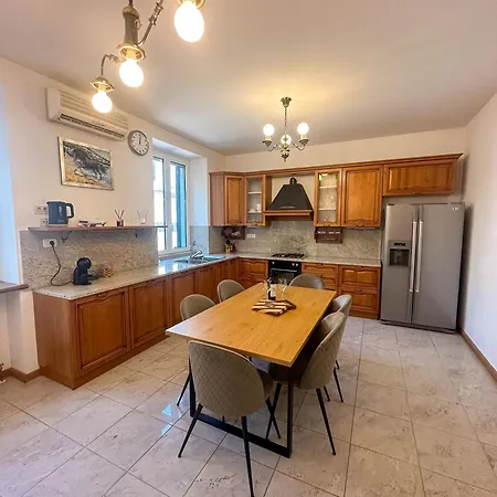 Nono Ban West Coast Apartment *