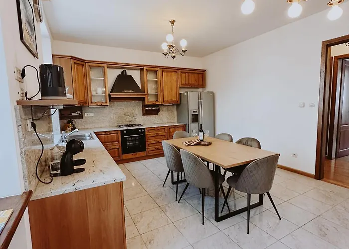 Nono Ban West Coast * Split